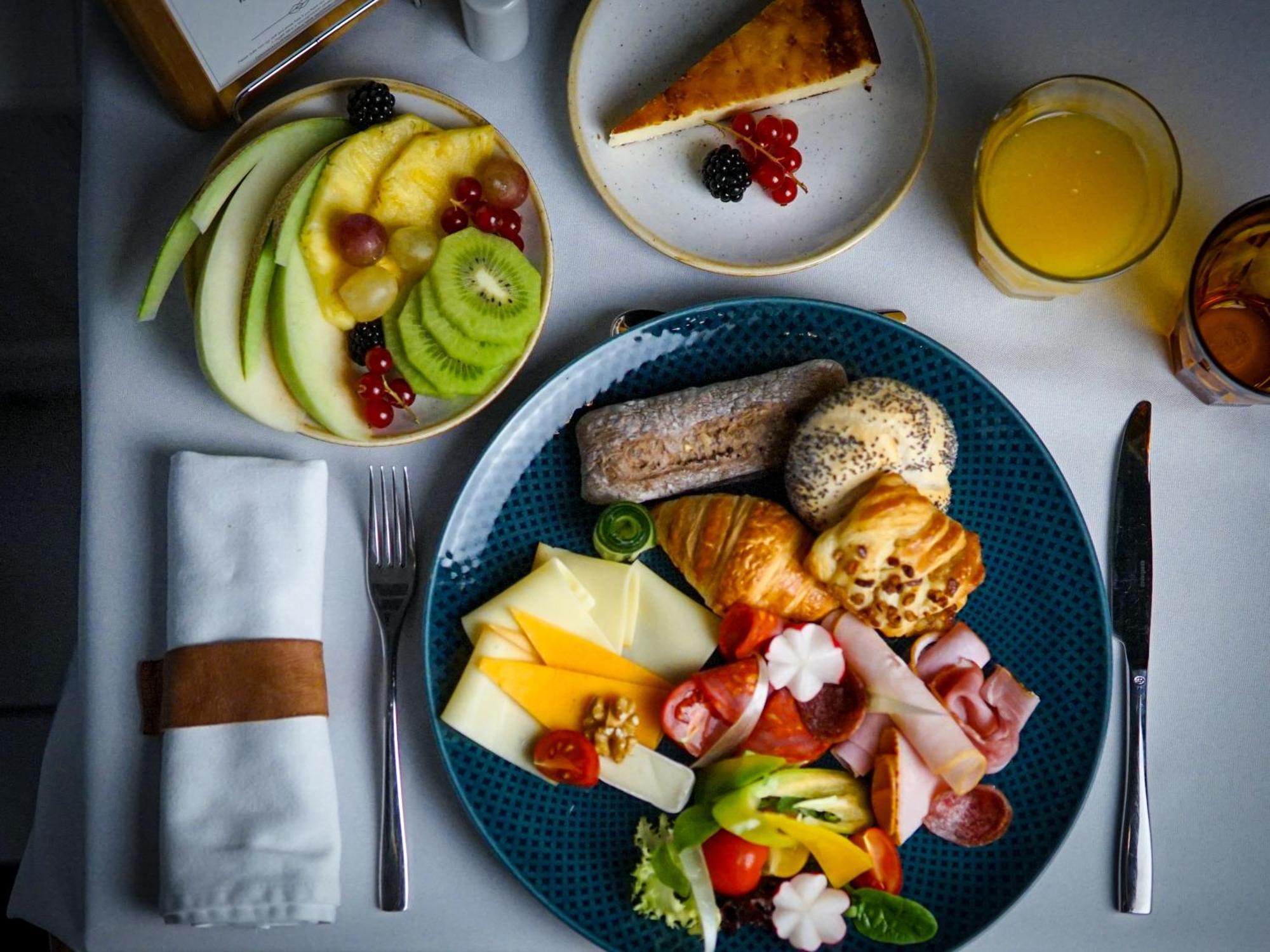 Queen's Court Hotel&residencia Hotel 5*