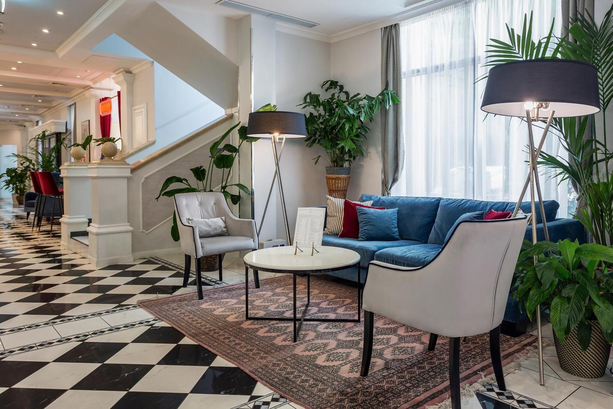 Queen's Court Hotel&residencia 5*